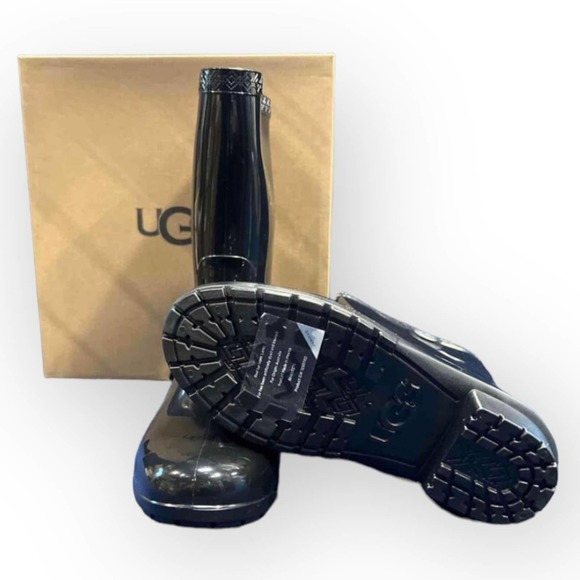 Ugg NIB Sienna Black Boots Womens Size 5 - Picture 2 of 10